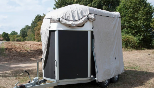 B&acirc;che universel pour Van chevaux Frielitz