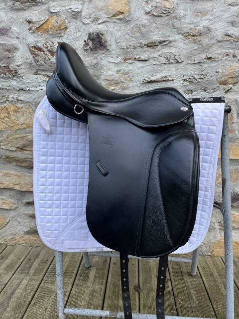 Selle dressage Fairfax Low Wither 