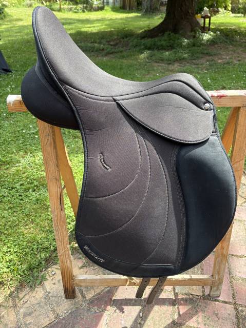 Selle WintecLite mixte 17 pouces avec housse