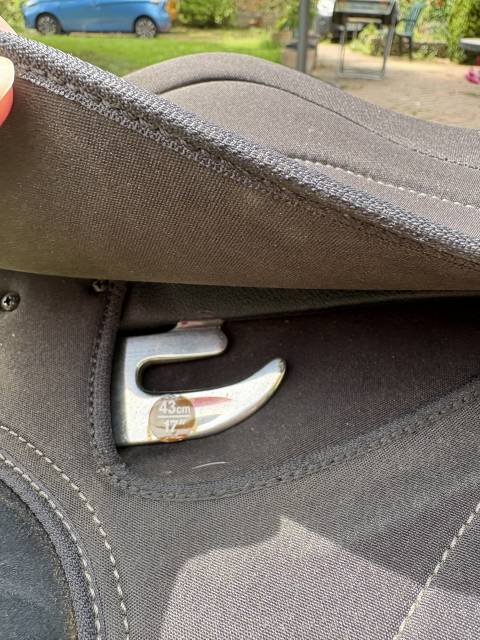 Selle WintecLite mixte 17 pouces avec housse