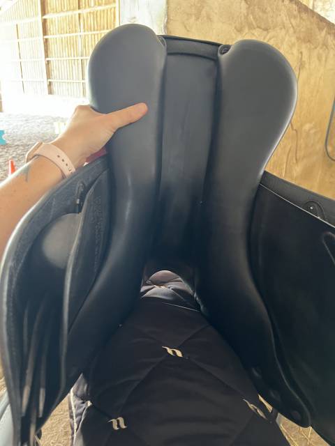 Selle &eacute;quipe taille 18 mod&egrave;le EK go carbone