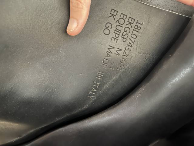 Selle &eacute;quipe taille 18 mod&egrave;le EK go carbone