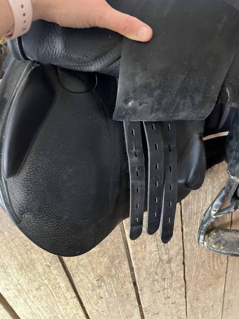 Selle &eacute;quipe taille 18 mod&egrave;le EK go carbone