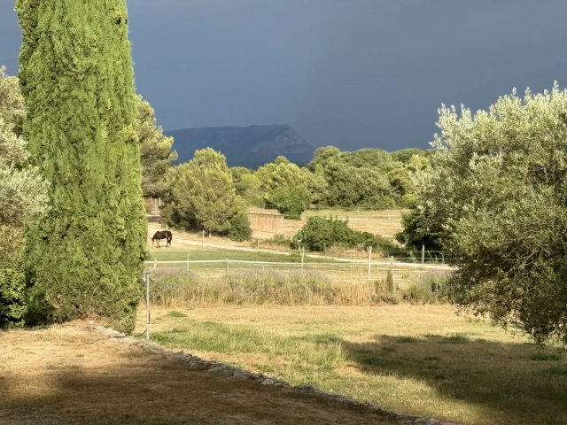 Villa attenante au haras des templiers, aix-en-provence