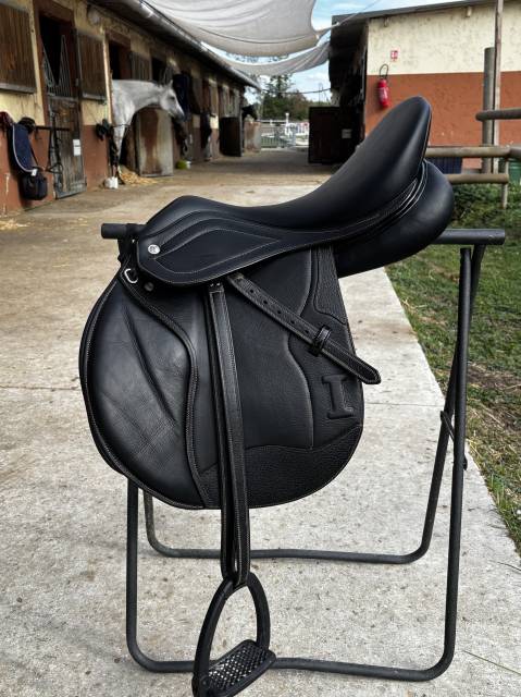 Selle Ikonic 2026 &eacute;quip&eacute;e 