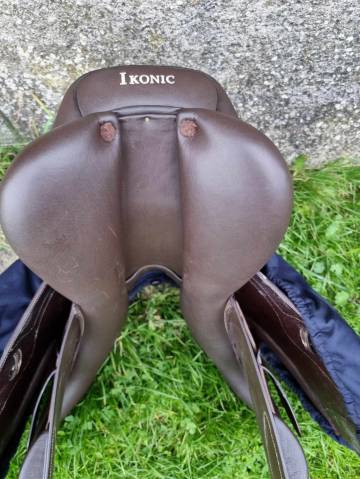 Selle Ikonic