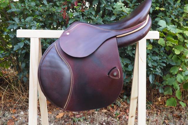 Selle 17,5 pouces mixte marron, qualité excellente