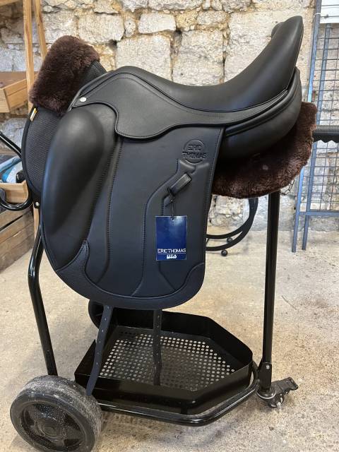 Selle dressage éric thomas by antares neuve t17 noire