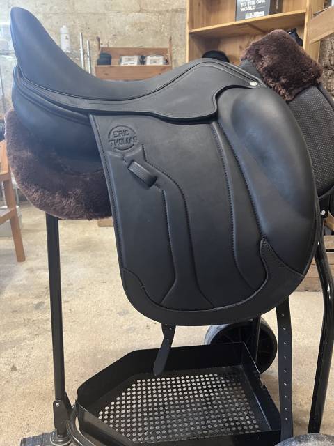 Selle dressage &Eacute;ric Thomas by Antares neuve T17 noire