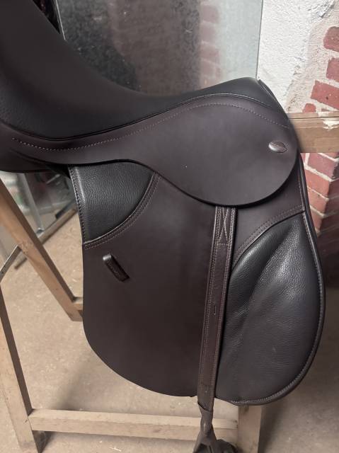 Selle thorowgood compact t8 / taille 17,5&nbsp;&raquo;