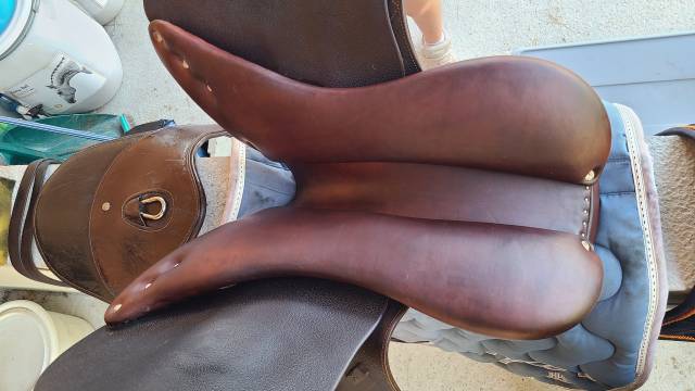 Selle d&rsquo;obstacle Eric Thomas DTA by Antar&egrave;s 17,5&rdquo;