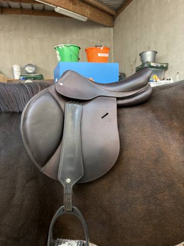 Selle jump&rsquo;in Premium (contact&eacute;e moi par sms)