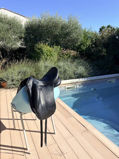 Selle de dressage childéric 2c dpl 17,5” – 2025