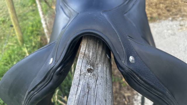 Selle Devoucoux Makila harmonie   17,5 pouces   gros taquets