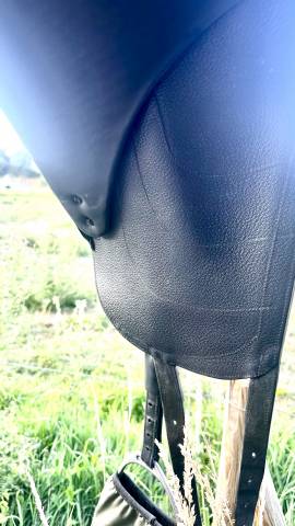 Selle Devoucoux Makila harmonie   17,5 pouces   gros taquets