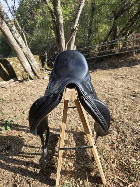 Selle de dressage Devoucoux Makila S 17.5" (2016)