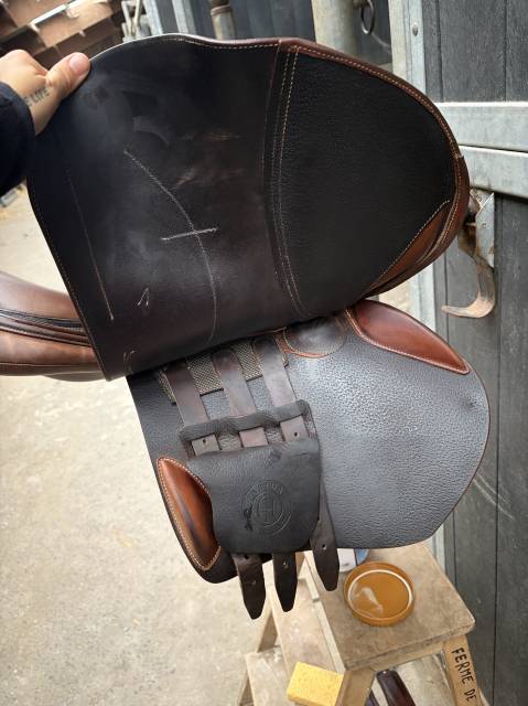 Selle Arion taille 17