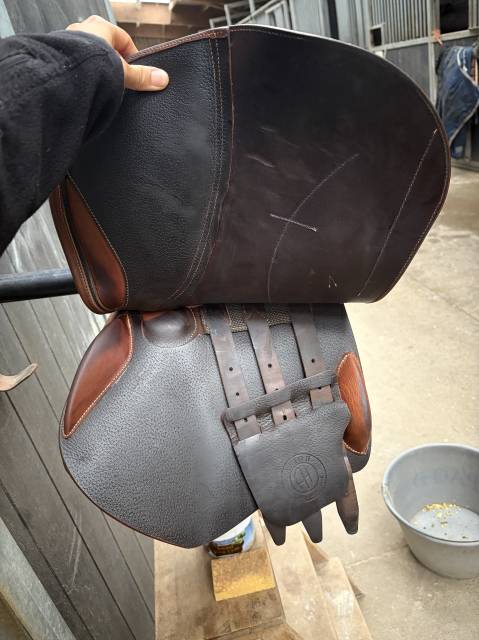 Selle Arion taille 17