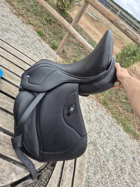Selle dressage ikonic 17&rsquo;