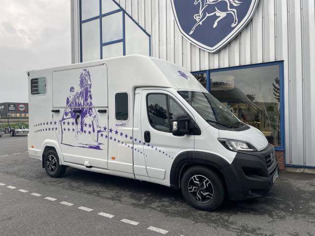 Camion 2 chevaux barbot