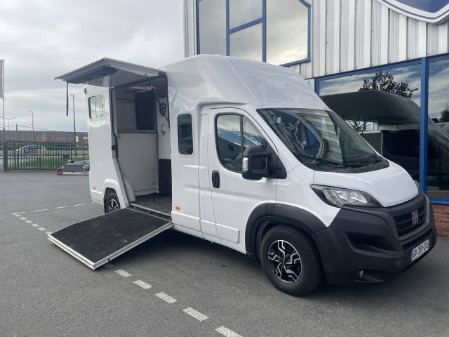 Camion 2 chevaux barbot