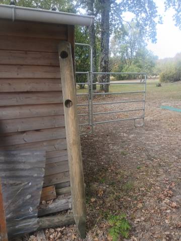 PIQUETS CLOTURE EN BOIS
