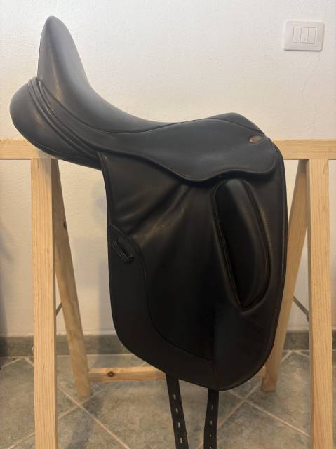 Selle dressage fairfax monoflap 17
