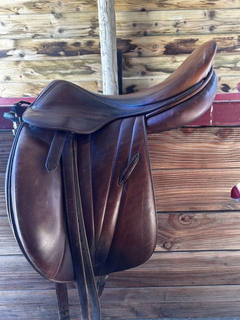 Selle de dressage butet 