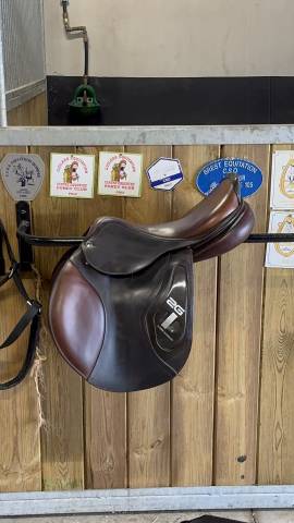 Selle CWD 2G &ndash; Taille 17 pouces &ndash; 1 490 n&eacute;gociable