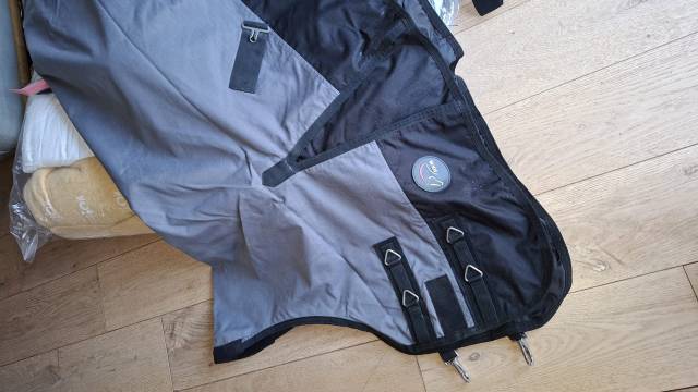 Couverture d'exterieur 50 gr polaire douce 115 cm HKM