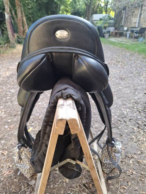 Selle Fairfax deluxe low wither monoflap dressage 17.5"