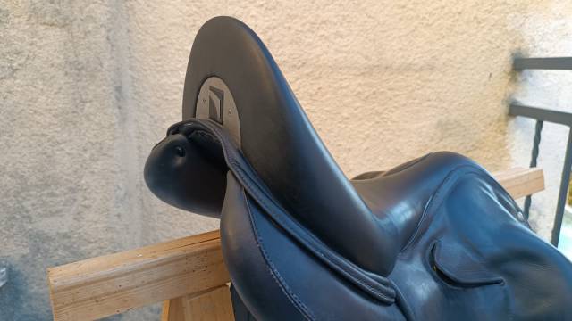 Selle de dressage Child&eacute;ric 17.5" noire