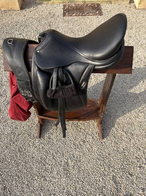 Selle dressage cwd 17’