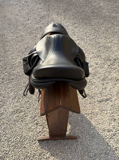 Selle dressage CWD 17&rsquo;