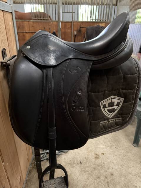 selle de dressage Herv&eacute; Godignon One 17