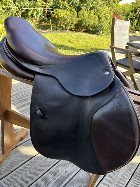 Selle CWD  taille 17&rsquo;5