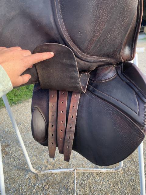 Selle CWD 17 pouces en excellent &eacute;tat 