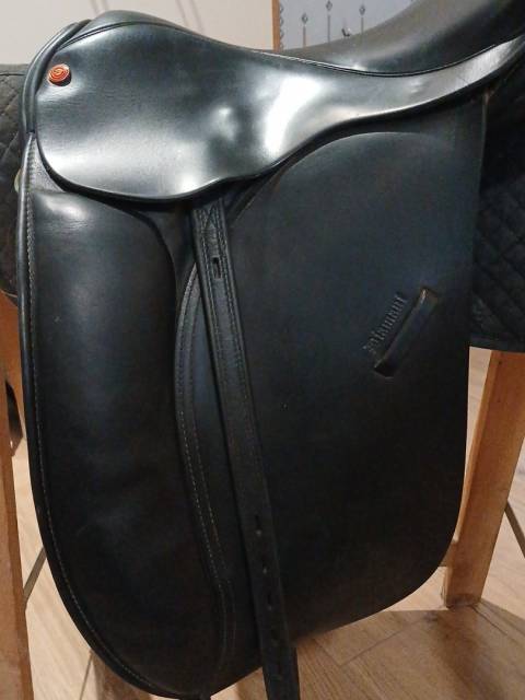  A vendre Selle de Dressage 