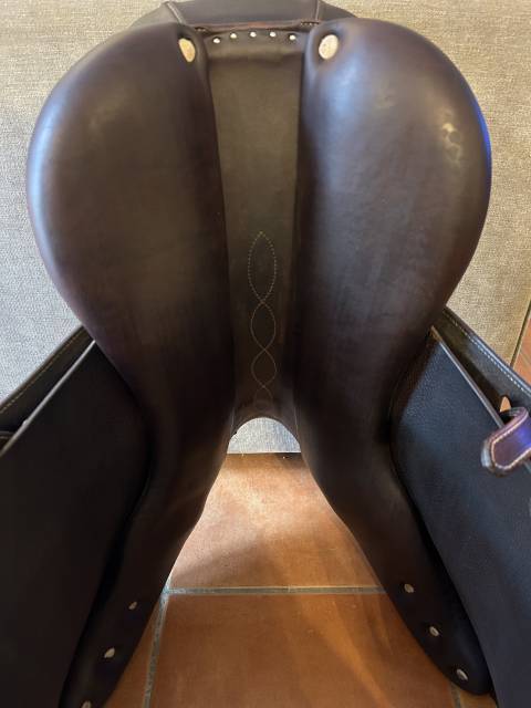Selle antares confort 17,5 pouces tr&egrave;s bon &eacute;tat 