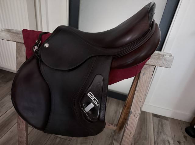 Selle CWD  taille 17  SE25 001 02L