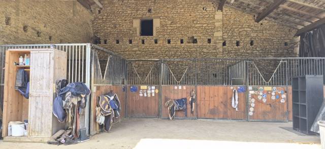 Propriété équestre: installations et habitations