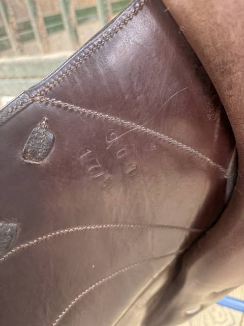 Selle mono quartier 17,5 pouces 
