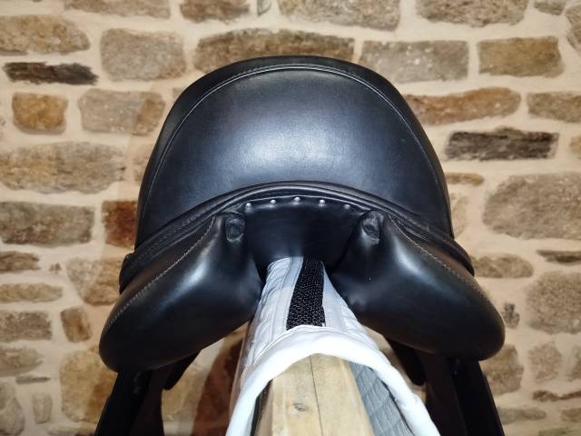 Selle dressage Antares Signature 17 pouces 