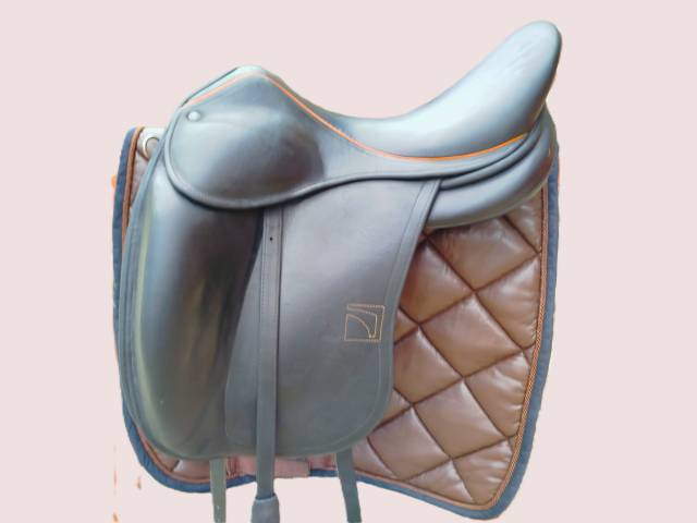 Selle de dressage childeric dsc -très bon état