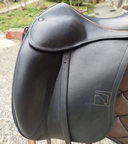 Selle de dressage Childeric DSC -tr&egrave;s bon &eacute;tat