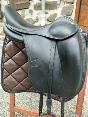 Selle de dressage Childeric DSC -tr&egrave;s bon &eacute;tat
