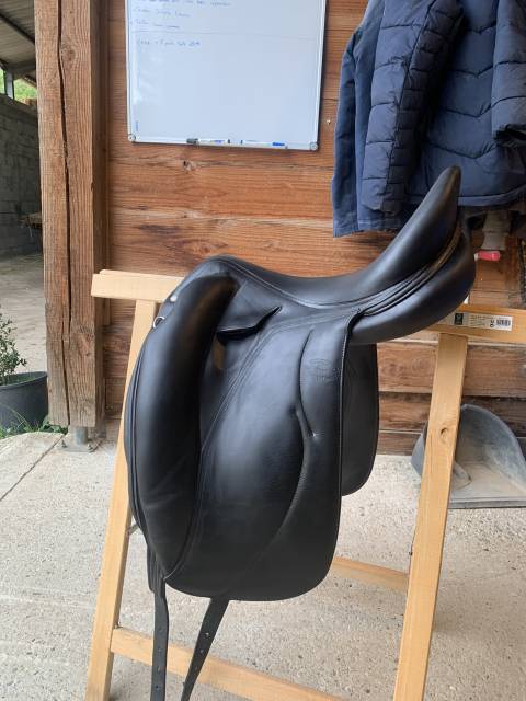 Selle de dressage devoucoux mendia 