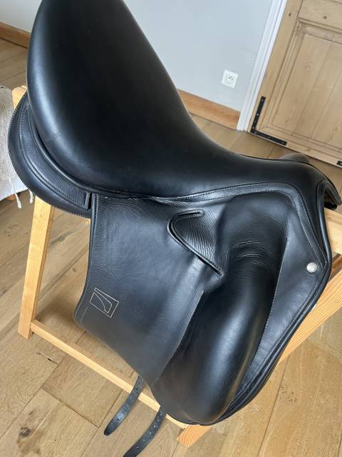 Selle dressage Childeric DPL 17,5