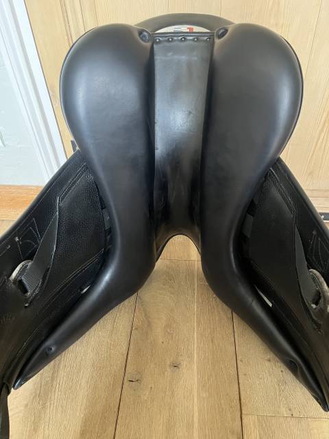 Selle dressage Childeric DPL 17,5