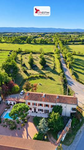 Propriété équestre -chalain le comtal (42) 1.6 hectares